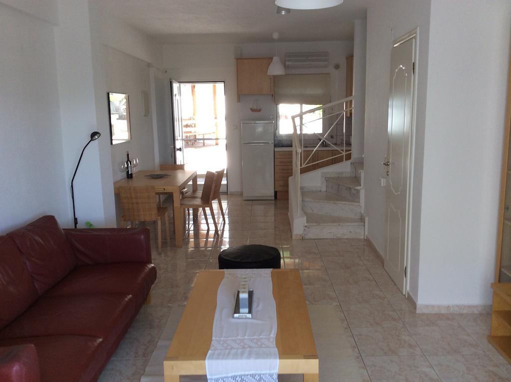 Villa Red House Gerakini Habitación foto